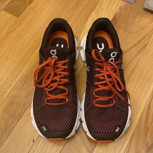 On Running shoes - size 8